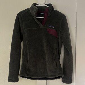 Patagonia Dark Gray Fleece with Burgundy Detail
